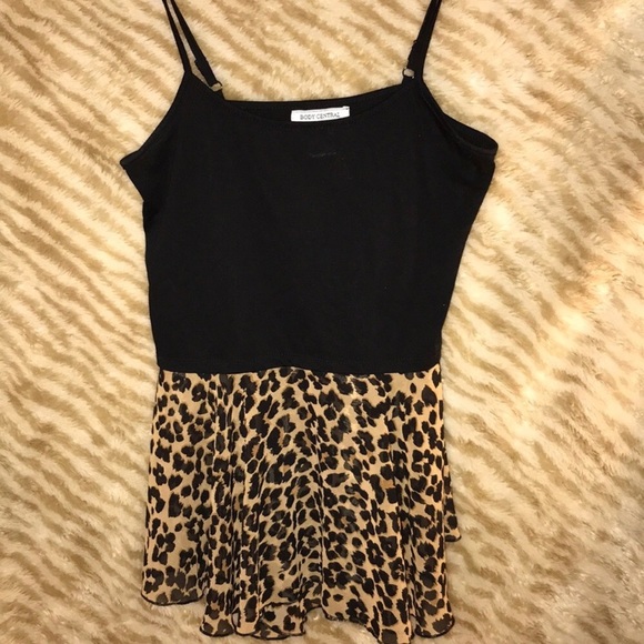 Forever 21 Tops - Leopard high lo top